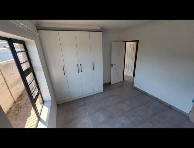 2 BEDROOM PROPERTY TO RENT IN ASTON BAY